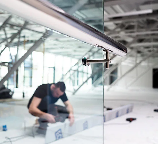 Daytona Beach, FL highly skilled glass repair technicians
