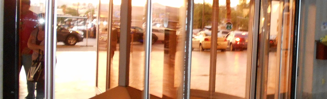 Storefront Glass Repair Cost in Daytona Beach